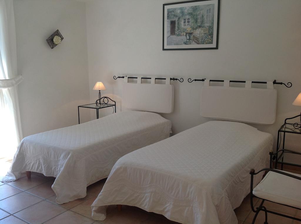 Le Clos Des Cigales Roussillon en Isere Camera foto